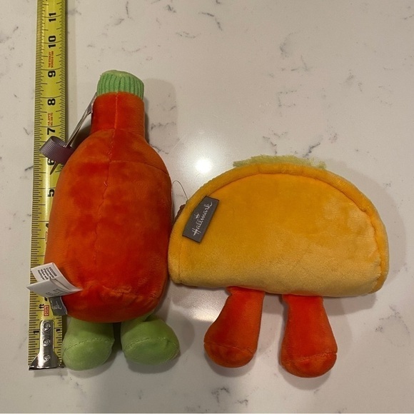 Hallmark Better Together Taco & Hot Sauce Magnetic Plush Best Friends NWT - Picture 13 of 13